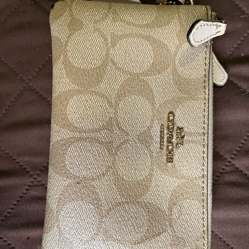 Wristlet